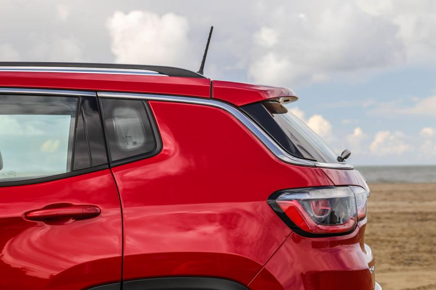 Детали экстерьера Jeep Compass Limited (MP) 2017 года  (WW) (фото 32 из 56)